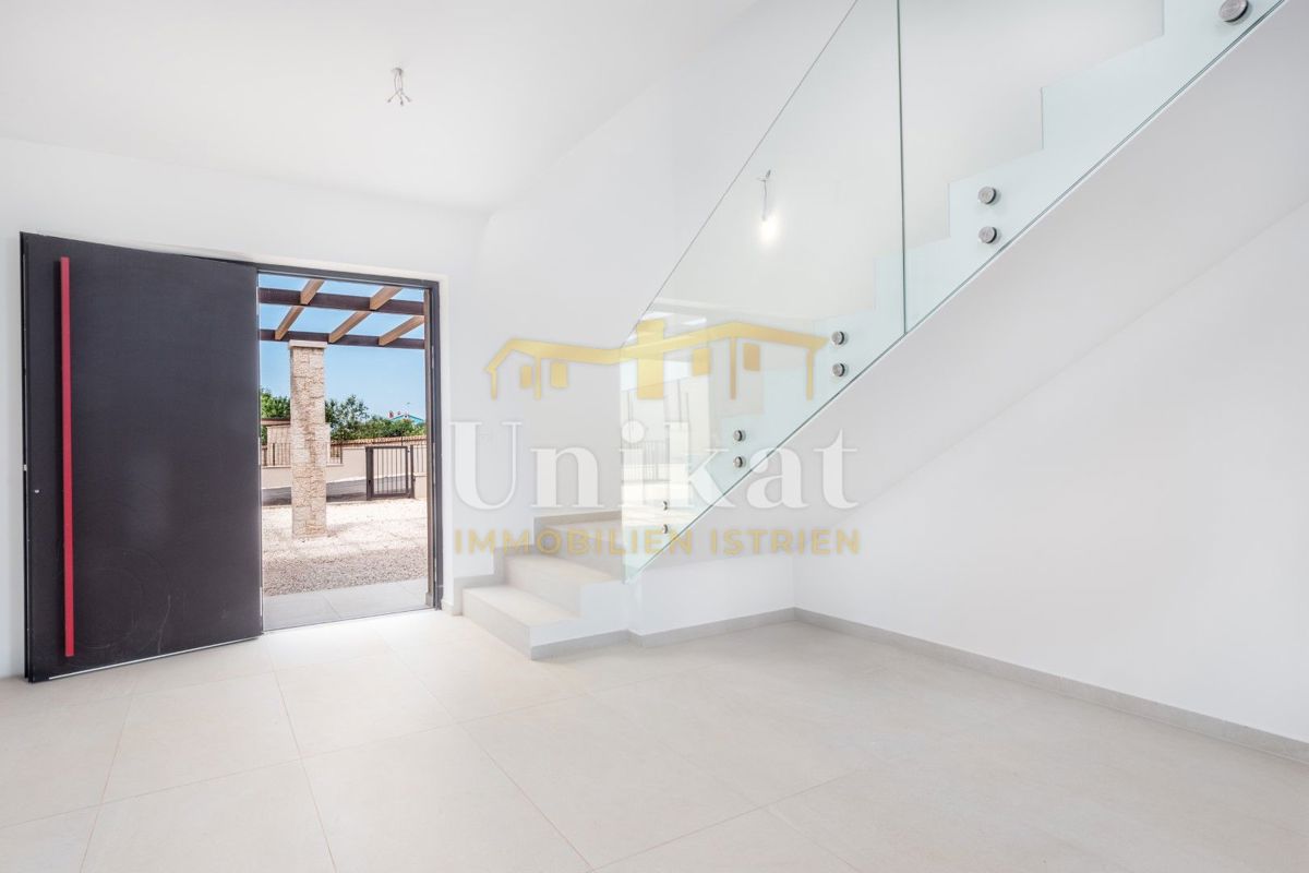 Splendida villa nuova con piscina e sauna, 303 m2 - chiavi in mano